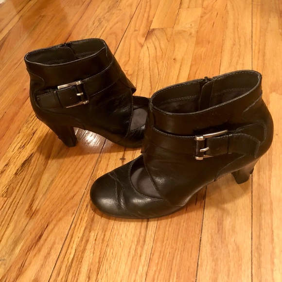 Black booties with top of foot cutouts Size 7.5 - Picture 7 of 10